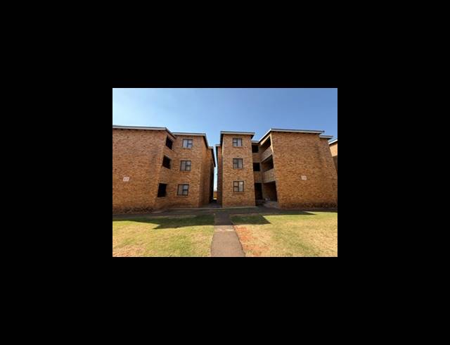 3 BEDROOM TOWNHOUSE FOR SALE IN ALBERTSDAL